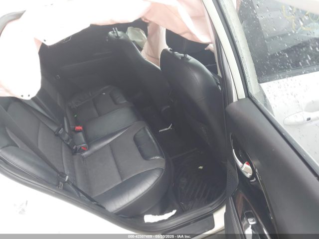 KNDCC3LC8H5045679 KIA NIRO EX
