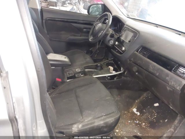 2020 MITSUBISHI OUTLANDER JA4AZ3A32LZ045956 Photo 4