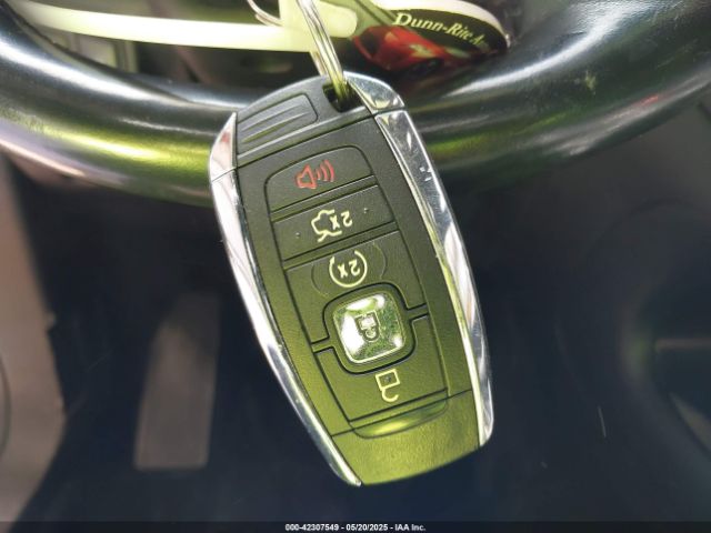 5LMCJ2D93JUL03548 Lincoln MKC SELECT