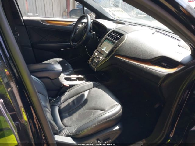 5LMCJ2D93JUL03548 Lincoln MKC SELECT