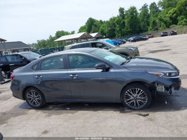 3KPF54AD7NE454720 KIA Forte Gt-line