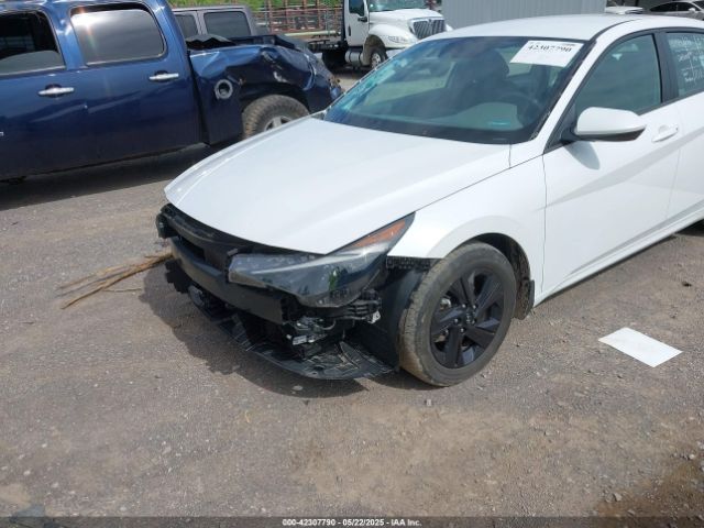 5NPLS4AG4NH081332 Hyundai ELANTRA SEL