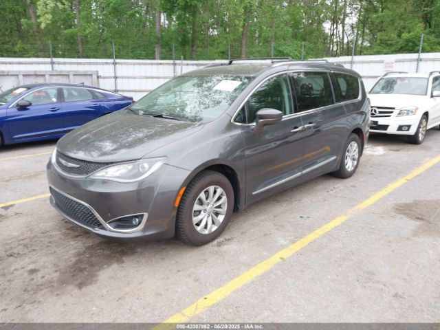 2C4RC1BG2JR128875 Chrysler Pacifica Touring L