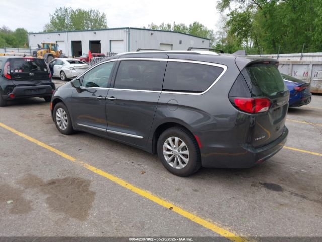 2C4RC1BG2JR128875 Chrysler Pacifica Touring L