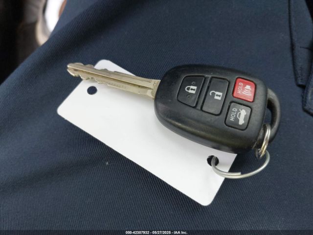 5YFBURHE1JP796573 Toyota COROLLA SE