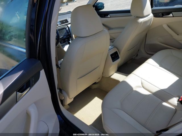 1VWBN7A37EC002696 Volkswagen Passat 2.0l Tdi Se
