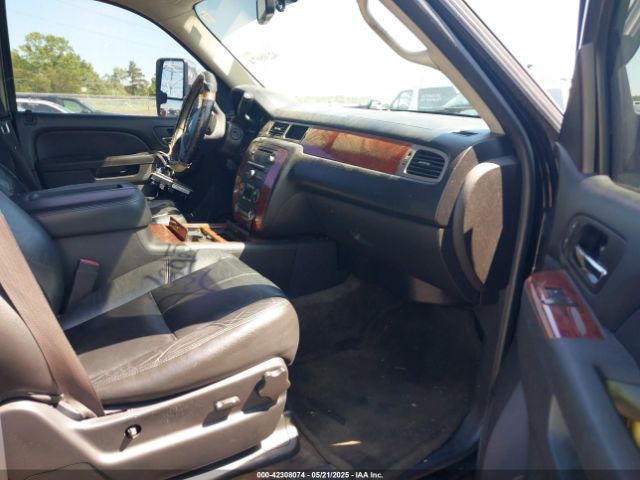 1GNSCJE02ER116017 Chevrolet Suburban 1500 Lt