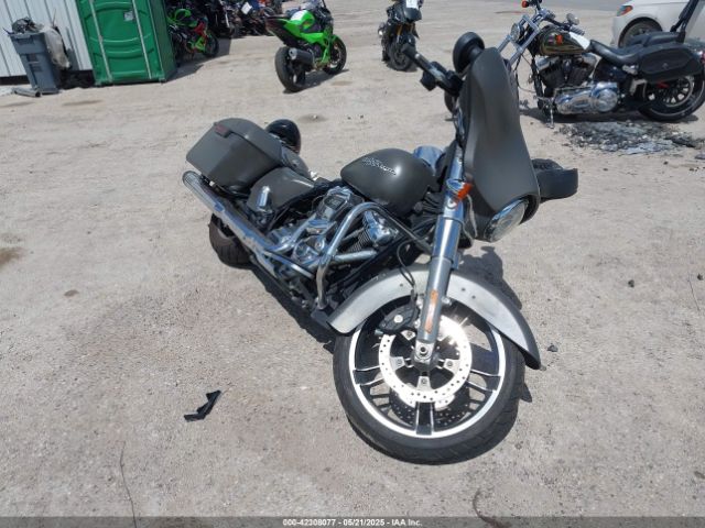 2018 HARLEY-DAVIDSON FLHX 1HD1KBC1XJB641353