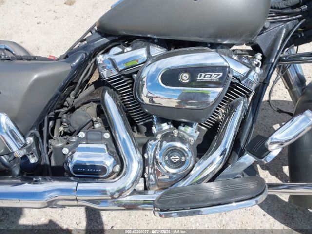 2018 HARLEY-DAVIDSON FLHX 1HD1KBC1XJB641353 Photo 7