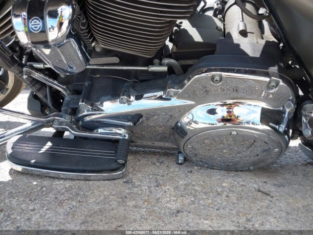 2018 HARLEY-DAVIDSON FLHX 1HD1KBC1XJB641353 Photo 8