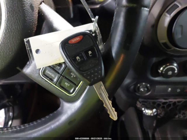 1C4HJWDG5FL670693 Jeep Wrangler Unlimited Sport