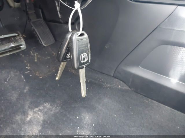 2HKRM4H33GH646406 Honda CR-V LX
