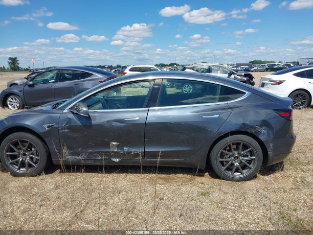 5YJ3E1EA4KF435551 Tesla 2019