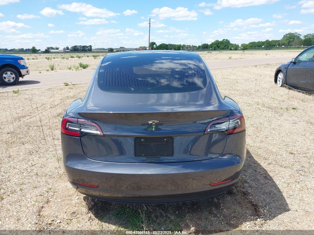 5YJ3E1EA4KF435551 Tesla 2019