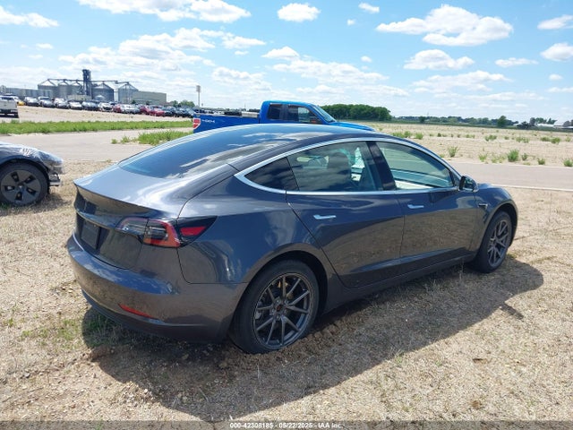 5YJ3E1EA4KF435551 Tesla 2019