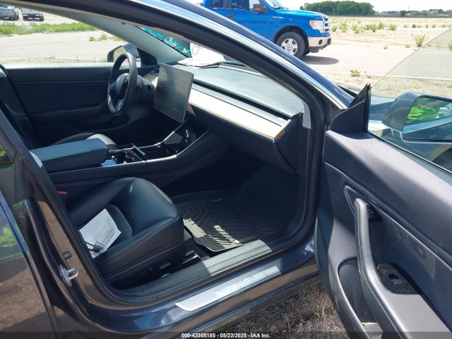 5YJ3E1EA4KF435551 Tesla 2019