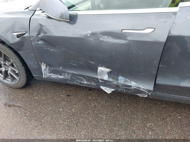 5YJ3E1EA4KF435551 Tesla 2019