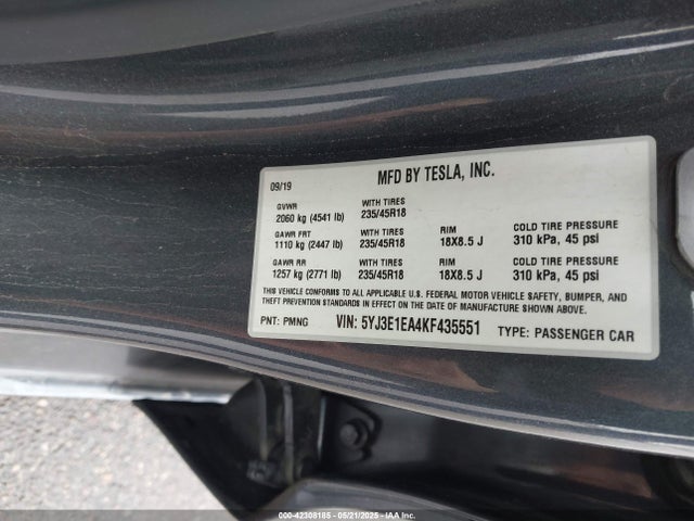 5YJ3E1EA4KF435551 Tesla 2019