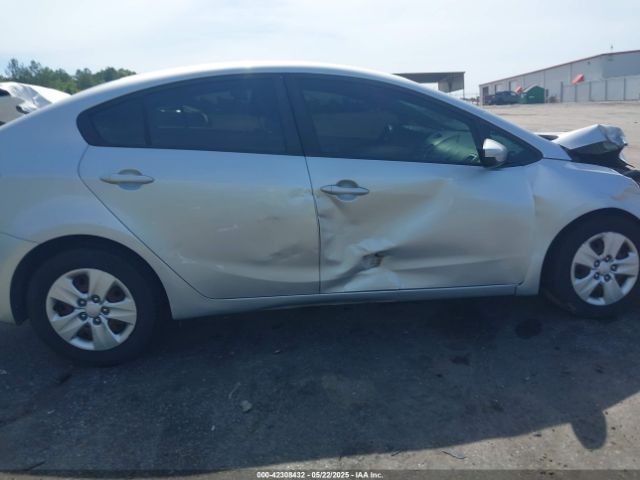 KNAFK4A68G5611791 KIA FORTE LX