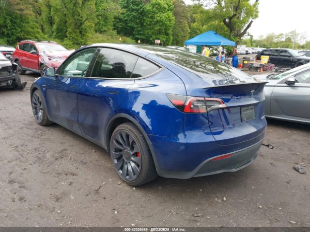 2024 TESLA MODEL Y 7SAYGDEF1RA265382 Photo 2