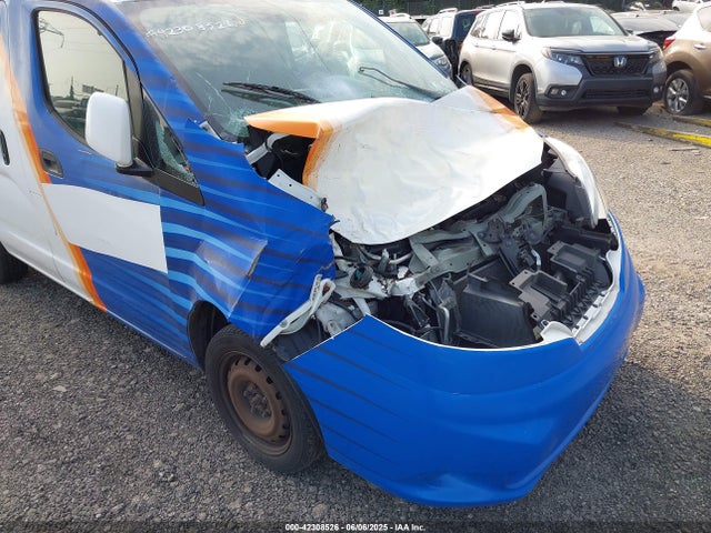 3N6CM0KNXFK723332 Nissan 2015