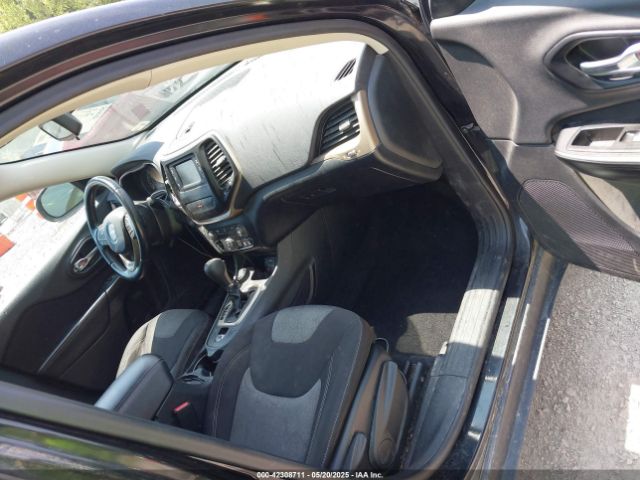1C4PJMCB0EW172484 Jeep Cherokee Latitude