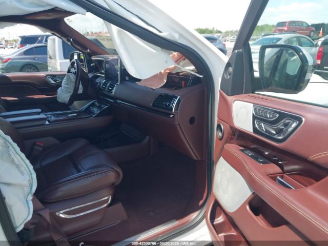 5LMJJ3TT0JEL13071 Lincoln Navigator L Black Label
