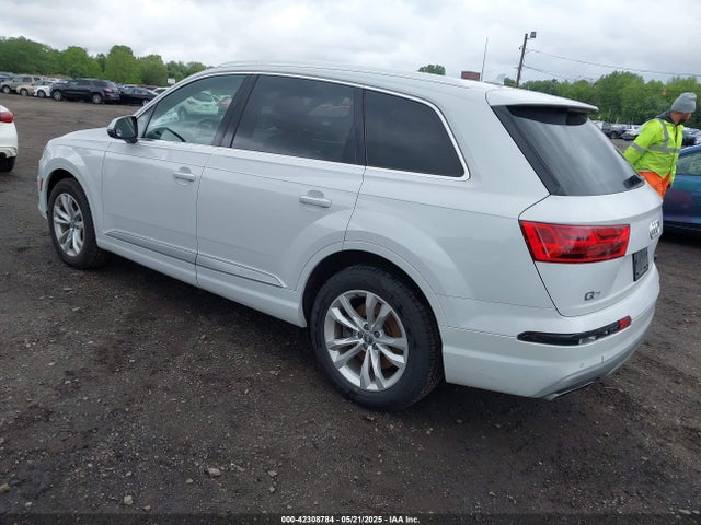 2019 AUDI Q7 WA1LAAF78KD008289 Photo 2