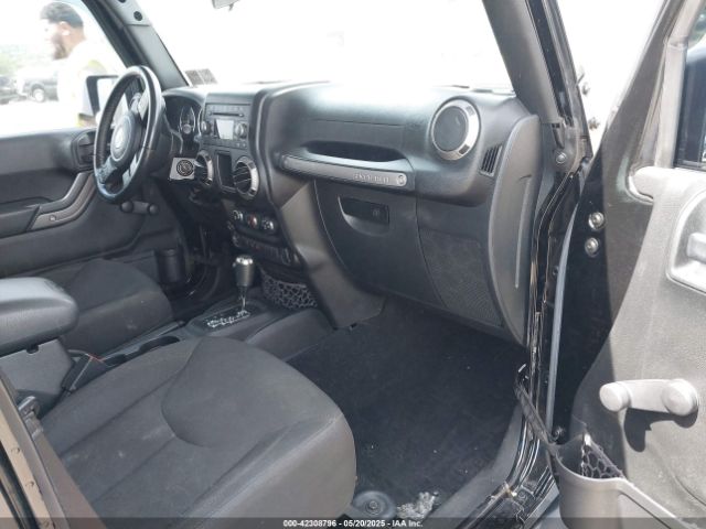 1C4BJWDG9GL292093 Jeep Wrangler Unlimited Sport