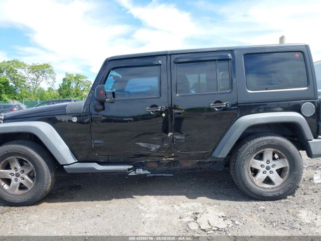 1C4BJWDG9GL292093 Jeep Wrangler Unlimited Sport