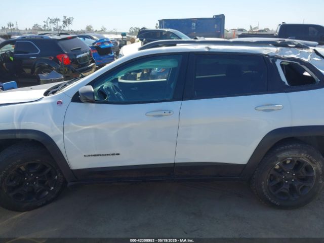 1C4PJMBX8KD258582 Jeep 2019