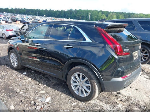 2022 CADILLAC XT4 1GYAZAR48NF162799 Photo 2