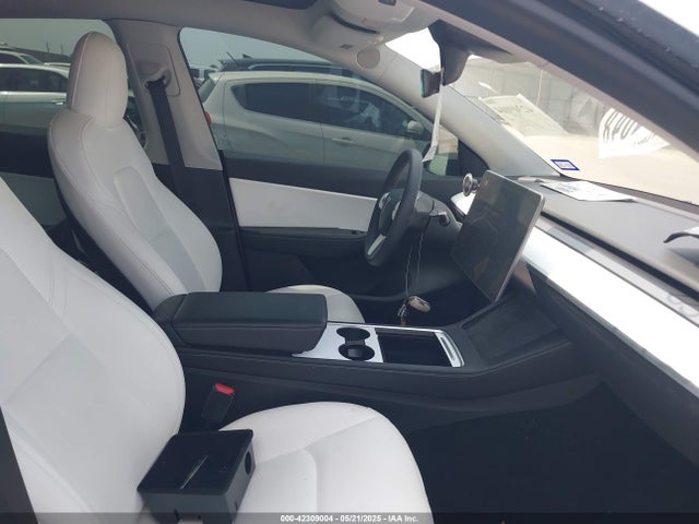 2021 TESLA MODEL Y 5YJYGDEE5MF124010 Photo 4