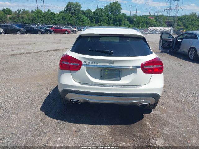 WDCTG4EBXFJ185262 Mercedes-Benz GLA 250