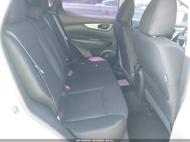 JN1BJ1CR6KW330198 Nissan Rogue Sport S