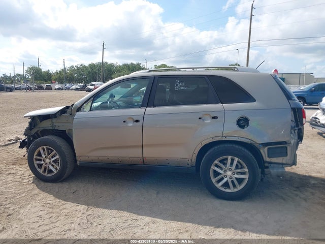 5XYKT3A64FG657620 KIA SORENTO LX