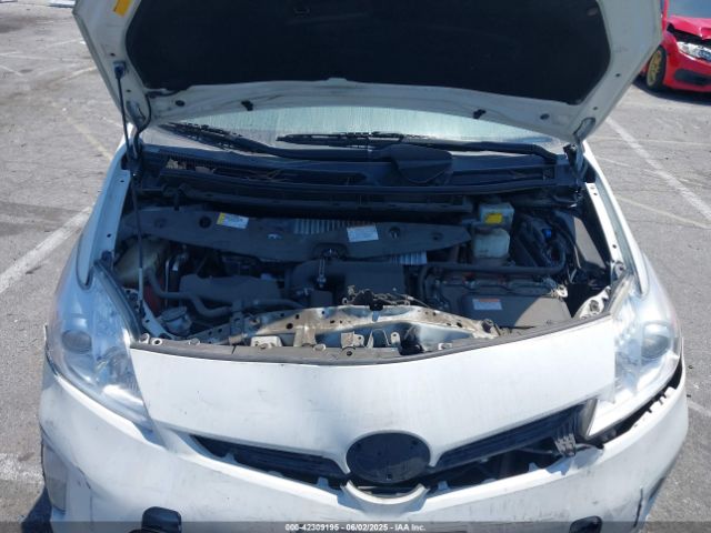JTDKN3DU5F2002042 Toyota Prius Two