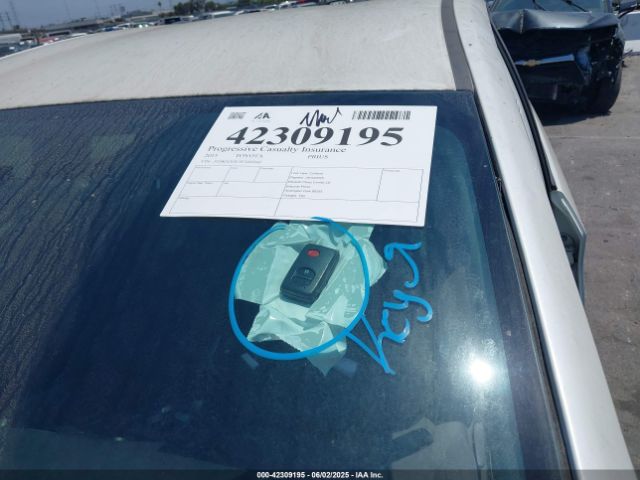 JTDKN3DU5F2002042 Toyota Prius Two