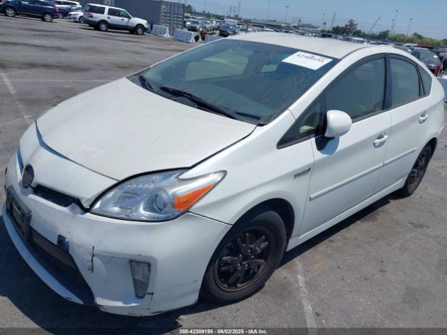 JTDKN3DU5F2002042 Toyota Prius Two