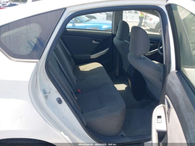 JTDKN3DU5F2002042 Toyota Prius Two