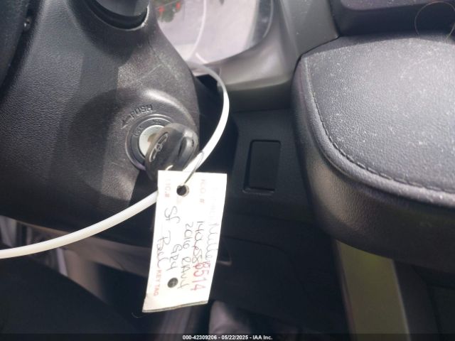 2T3ZFREV4GW263595 Toyota RAV4 LE