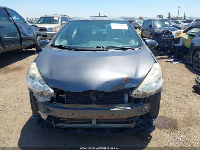 JTDKDTB38E1560971 Toyota Prius C One