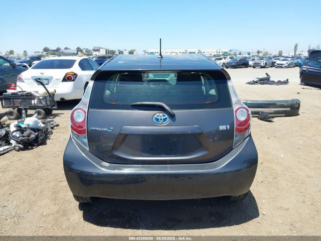 JTDKDTB38E1560971 Toyota Prius C One