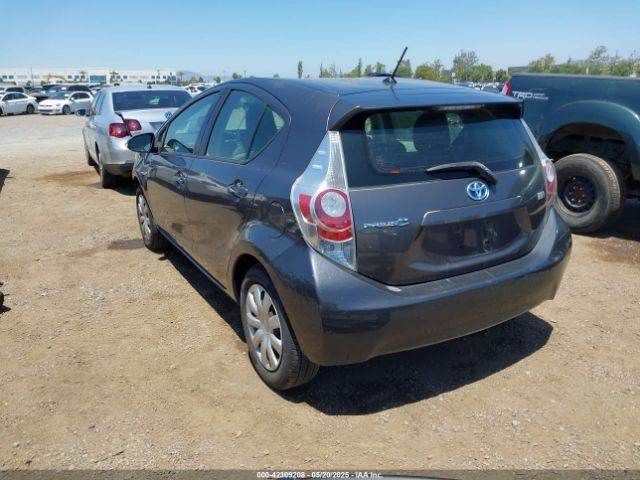 JTDKDTB38E1560971 Toyota Prius C One