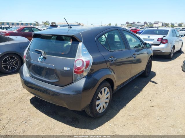 JTDKDTB38E1560971 Toyota Prius C One