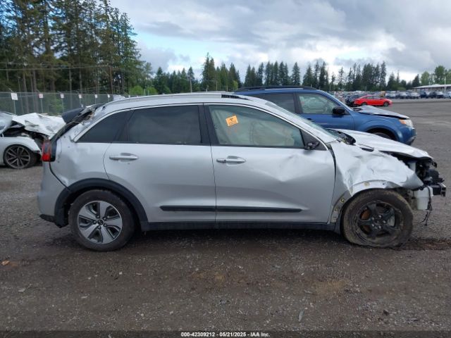 KNDCB3LC0J5201142 KIA NIRO LX