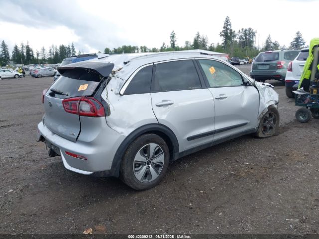 KNDCB3LC0J5201142 KIA NIRO LX