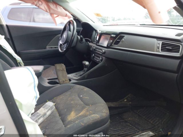KNDCB3LC0J5201142 KIA NIRO LX