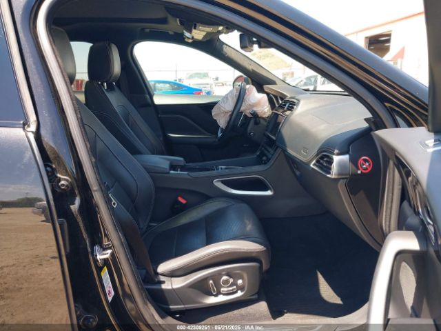 2018 JAGUAR F-PACE SADCL2GX3JA283772 Photo 4