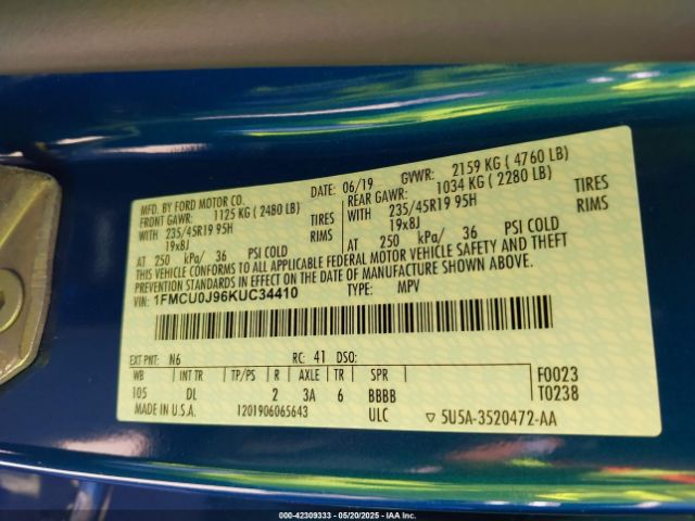 1FMCU0J96KUC34410 Ford Escape Titanium